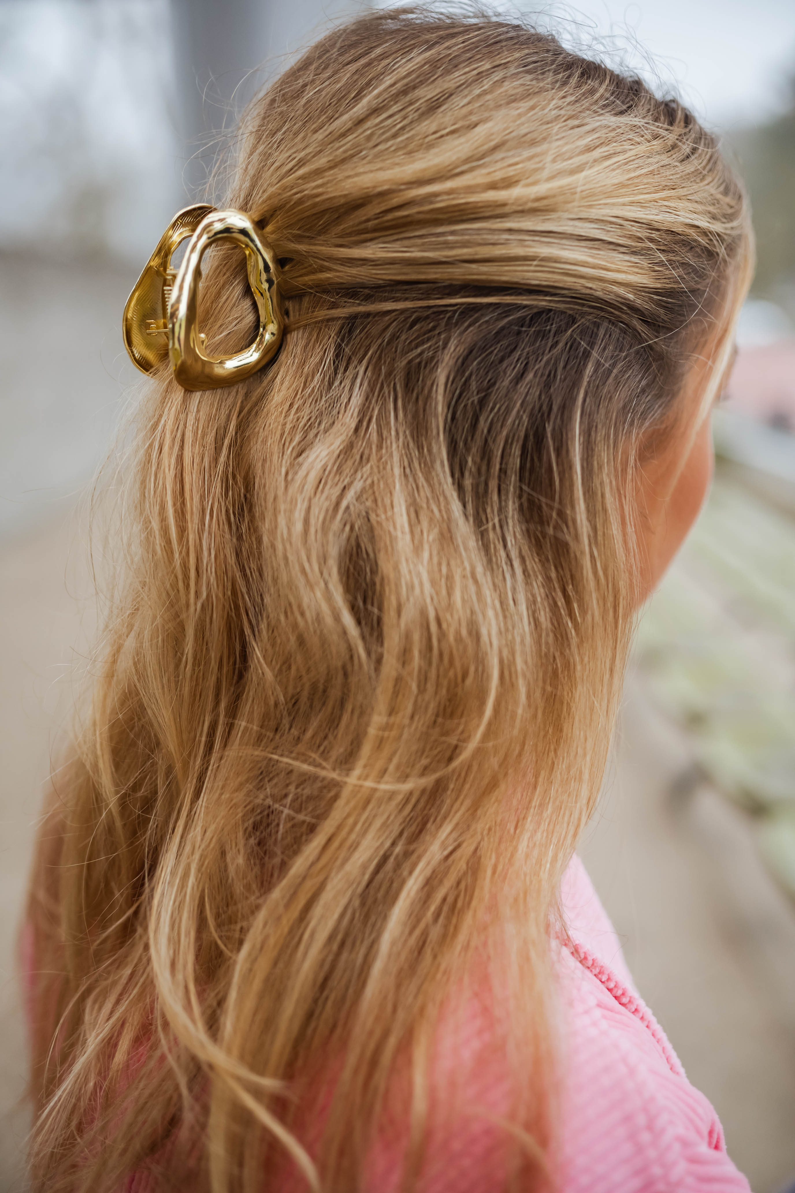 Golden Wiga Hair Clip