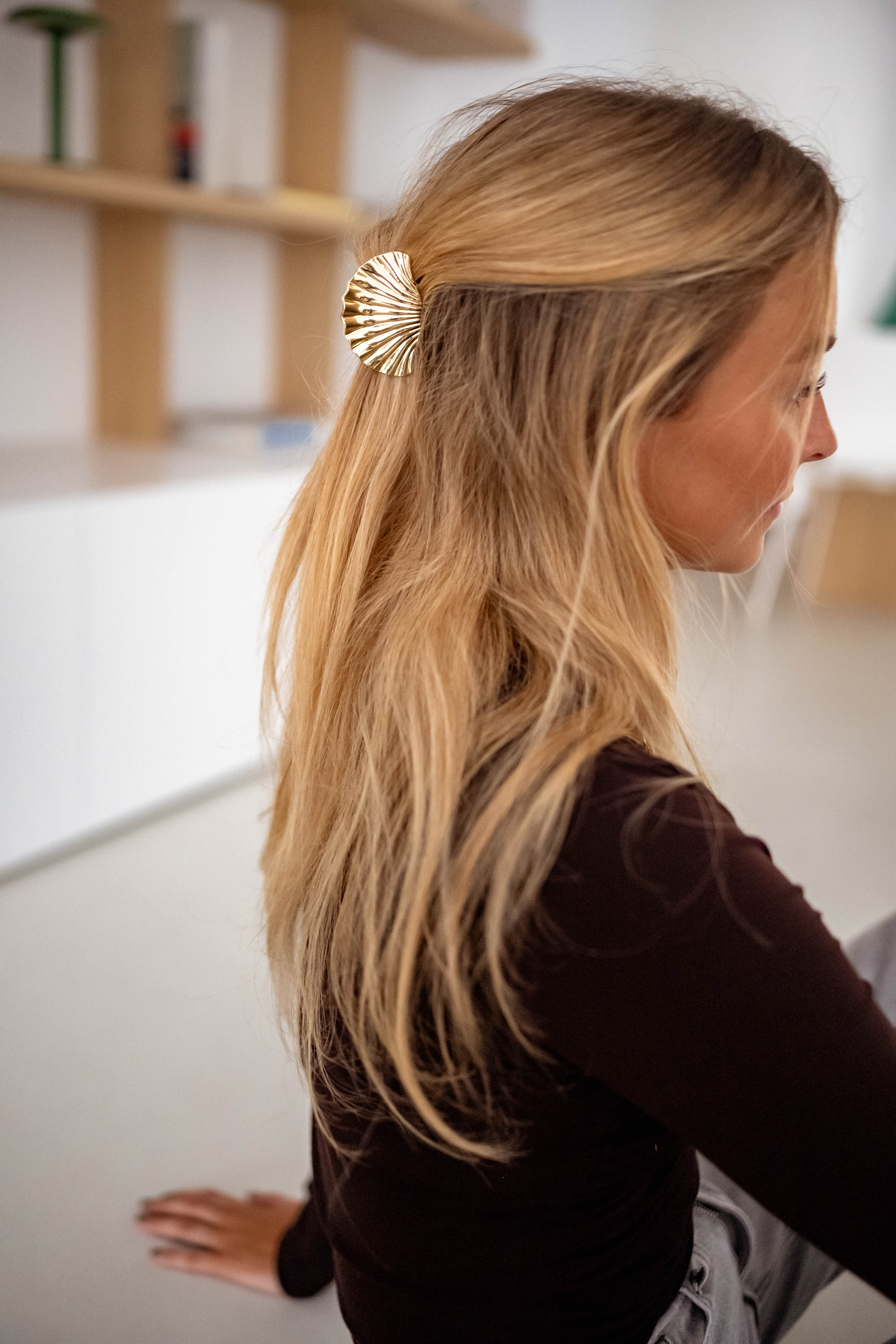 Golden Shell Hair Clip