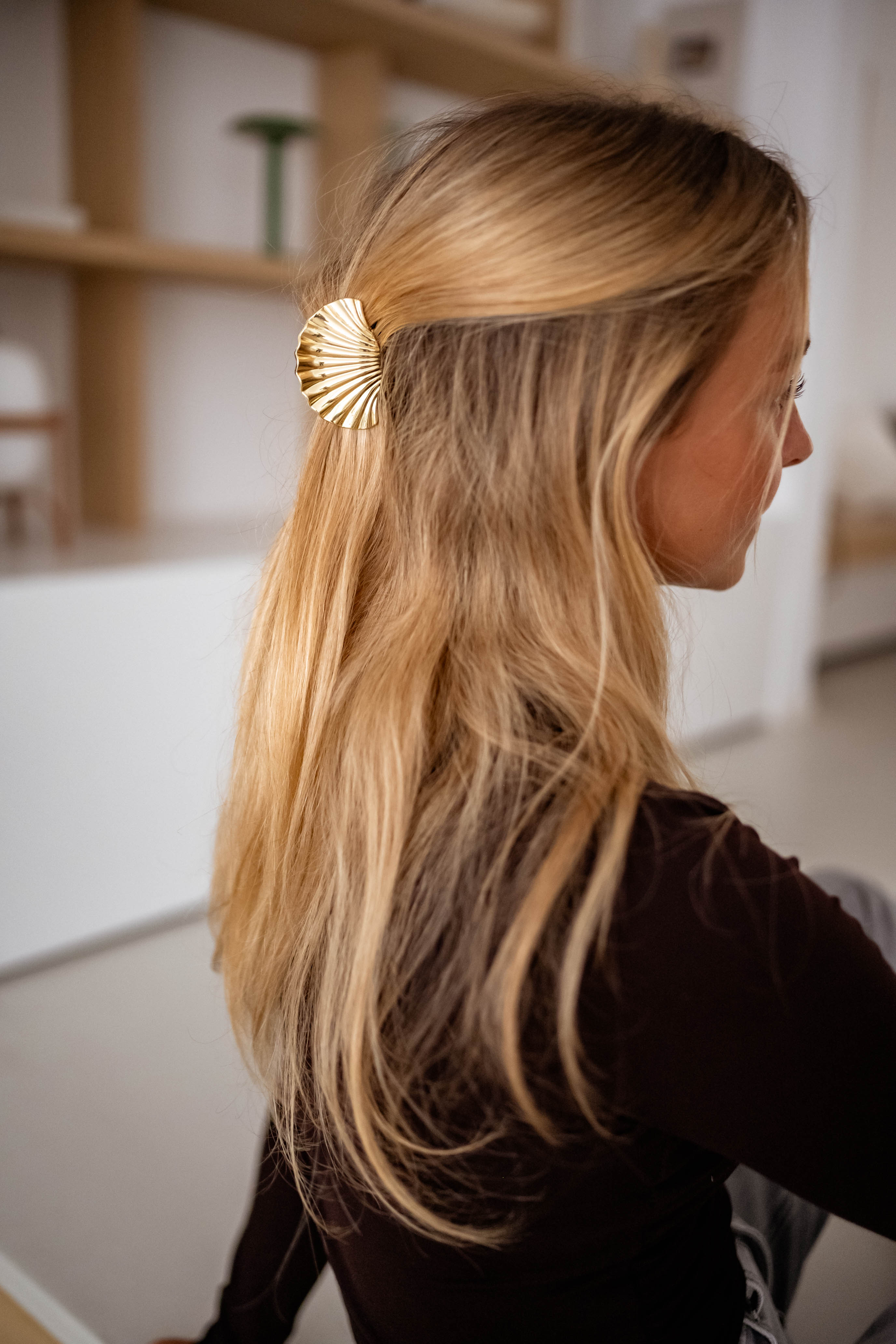 Golden Shell Hair Clip