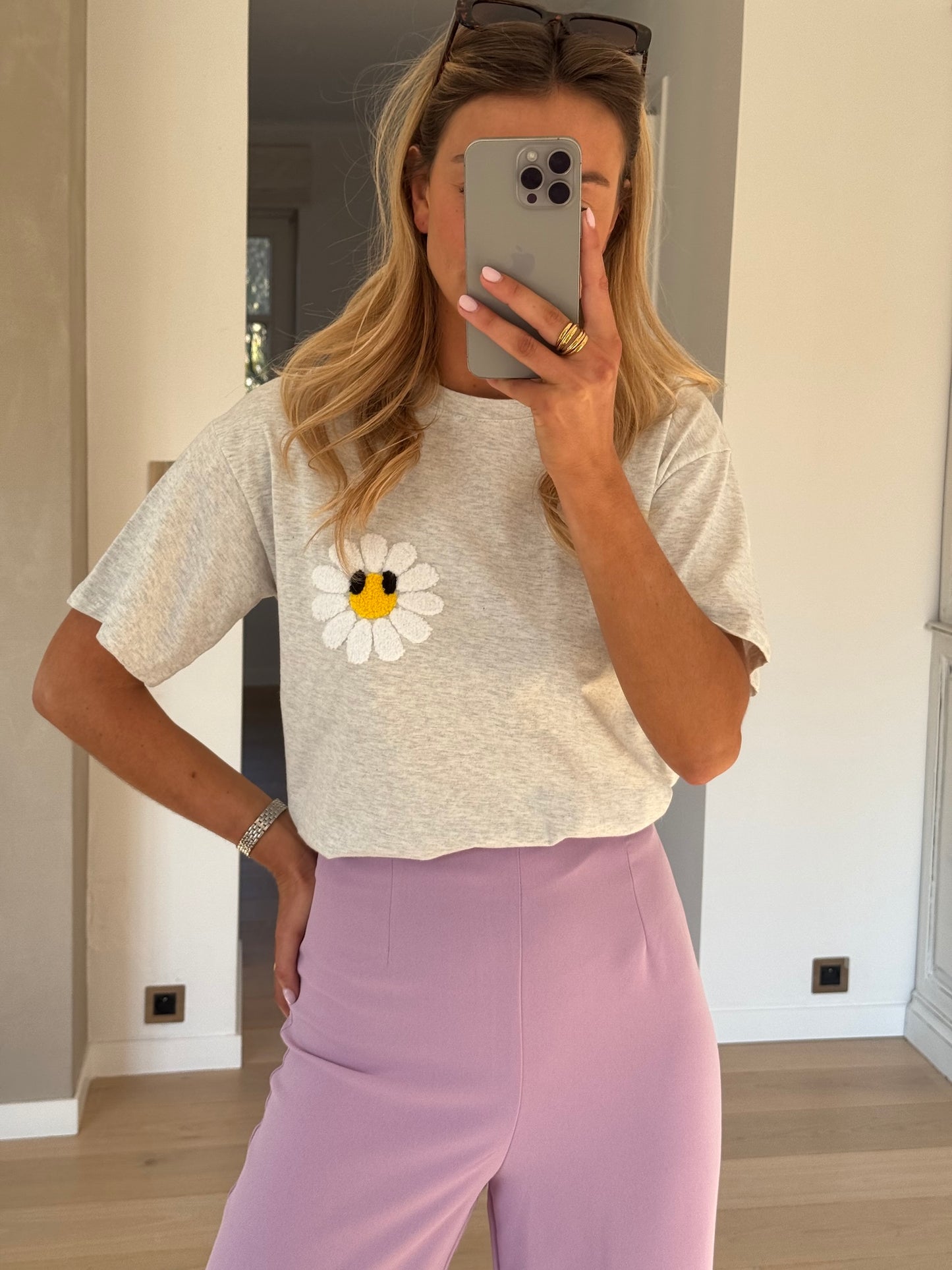 Grey Marguerite T-Shirt